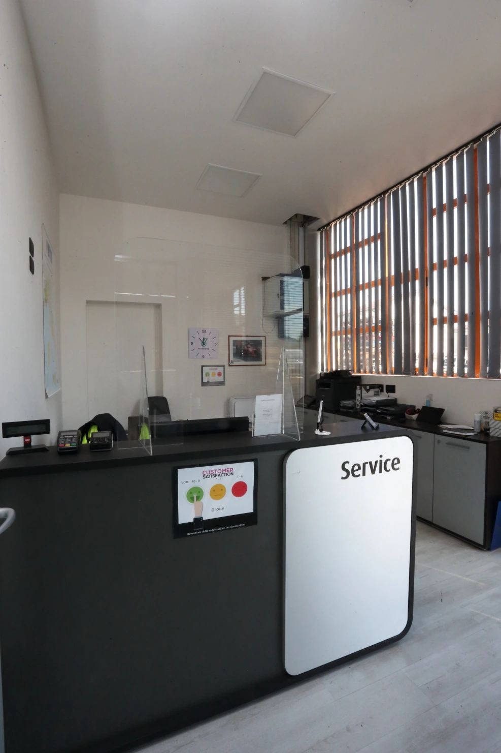 Uffici e reception Pistoia Auto Service srls